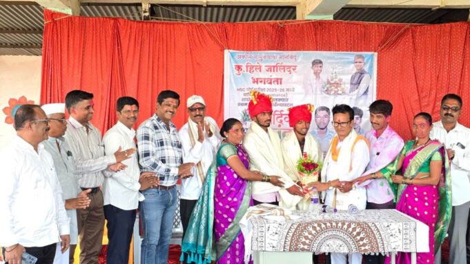 jalindar hile-hsc first in taluka in commerce-image